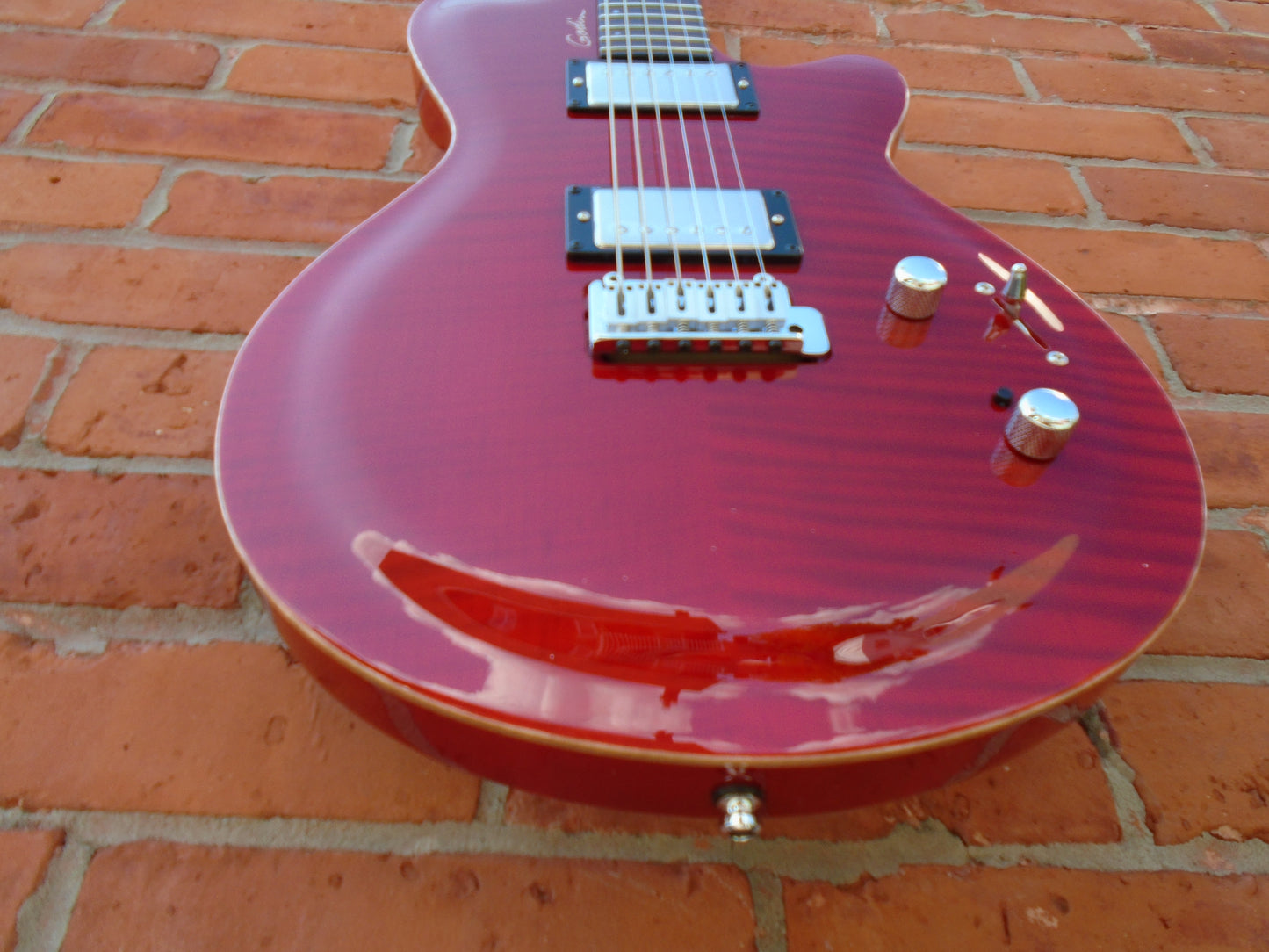 Godin DS-1 w/bag Daryl Stuermer Signature B stock-dark spot on the side