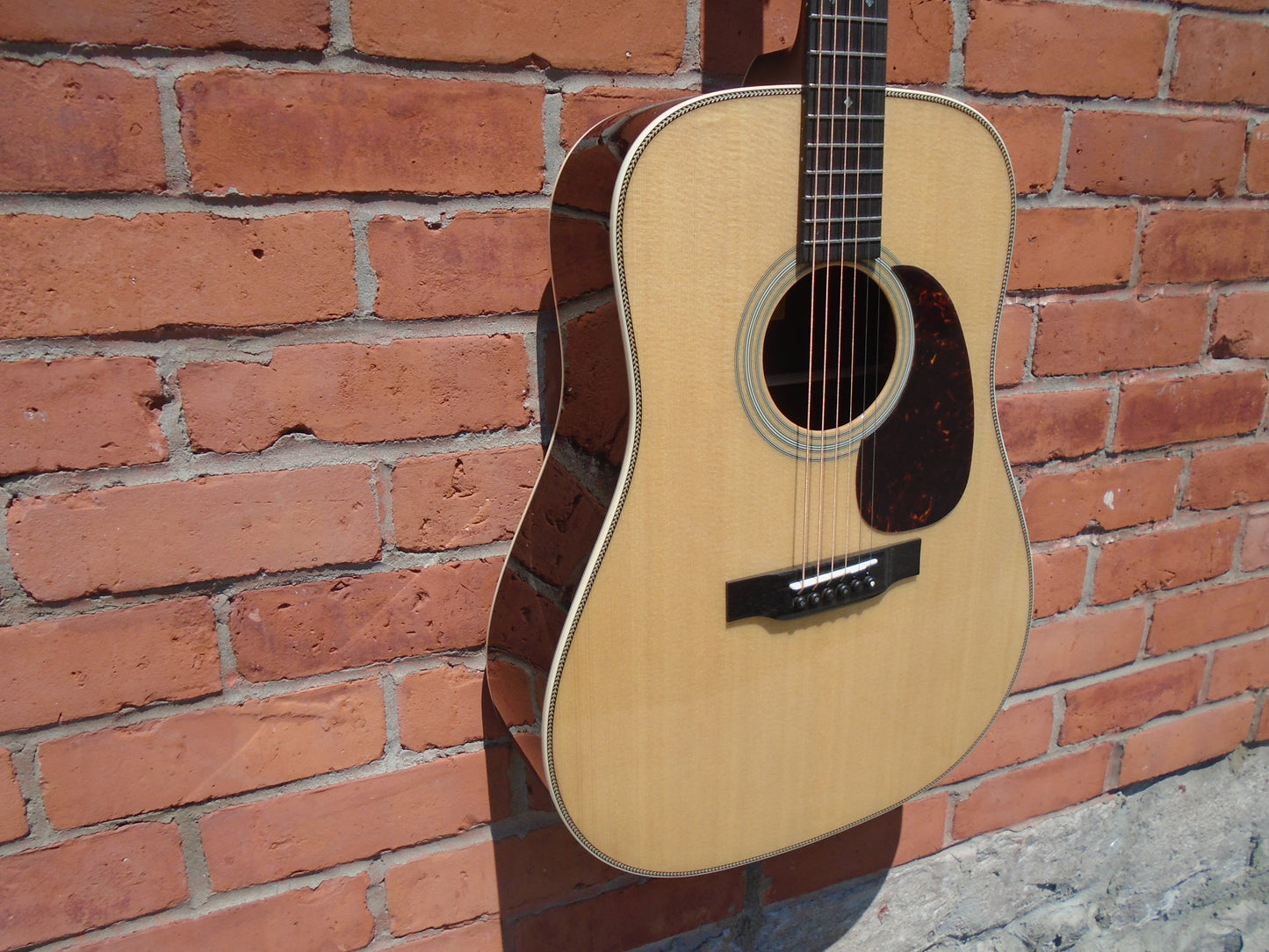 Eastman E8D guitar w/hard case