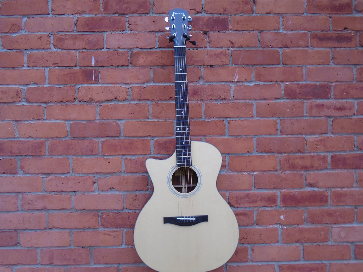 Eastman AC122CEL-1CE w/bag