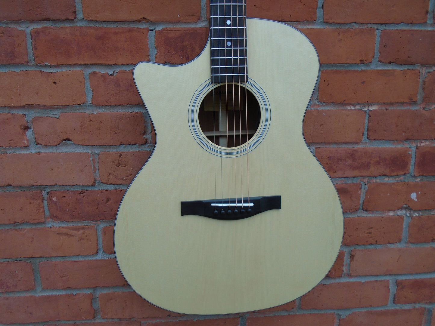 Eastman AC122CEL-1CE w/bag