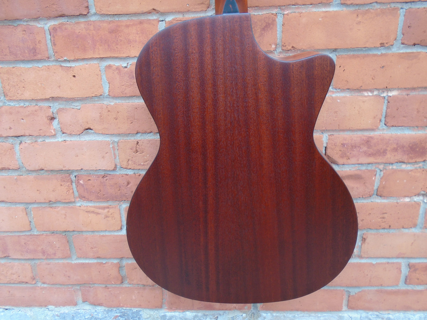 Eastman AC122CEL-1CE w/bag