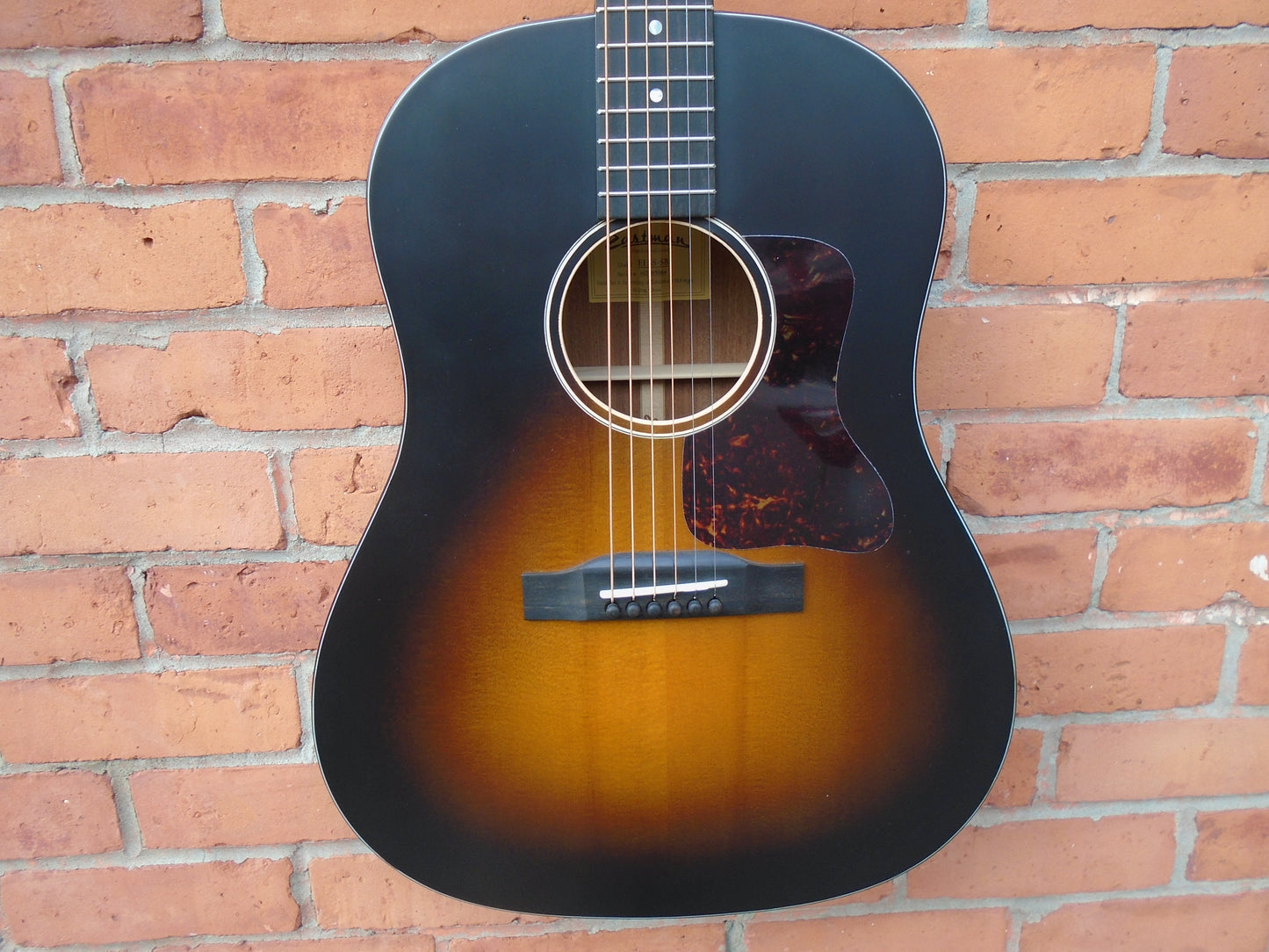 Eastman e1SS-SB guitar w/bag
