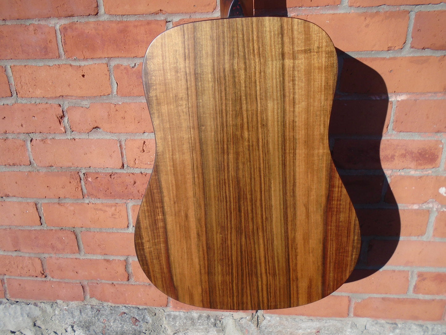 Eastman E3DE guitar w/bag, stopre dem0