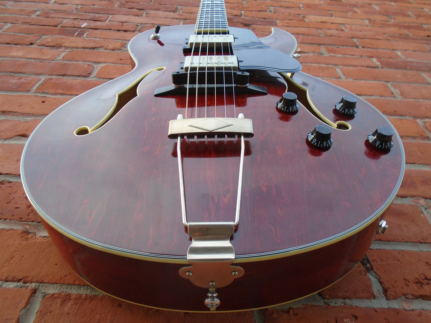 Eastman T49D/TV AMB guitar w/hard case