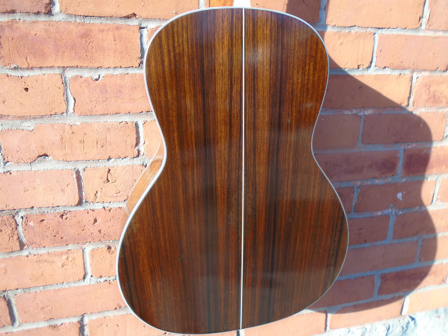 Eastman E22OOSS/V guitar w/hard case, B stock insttument
