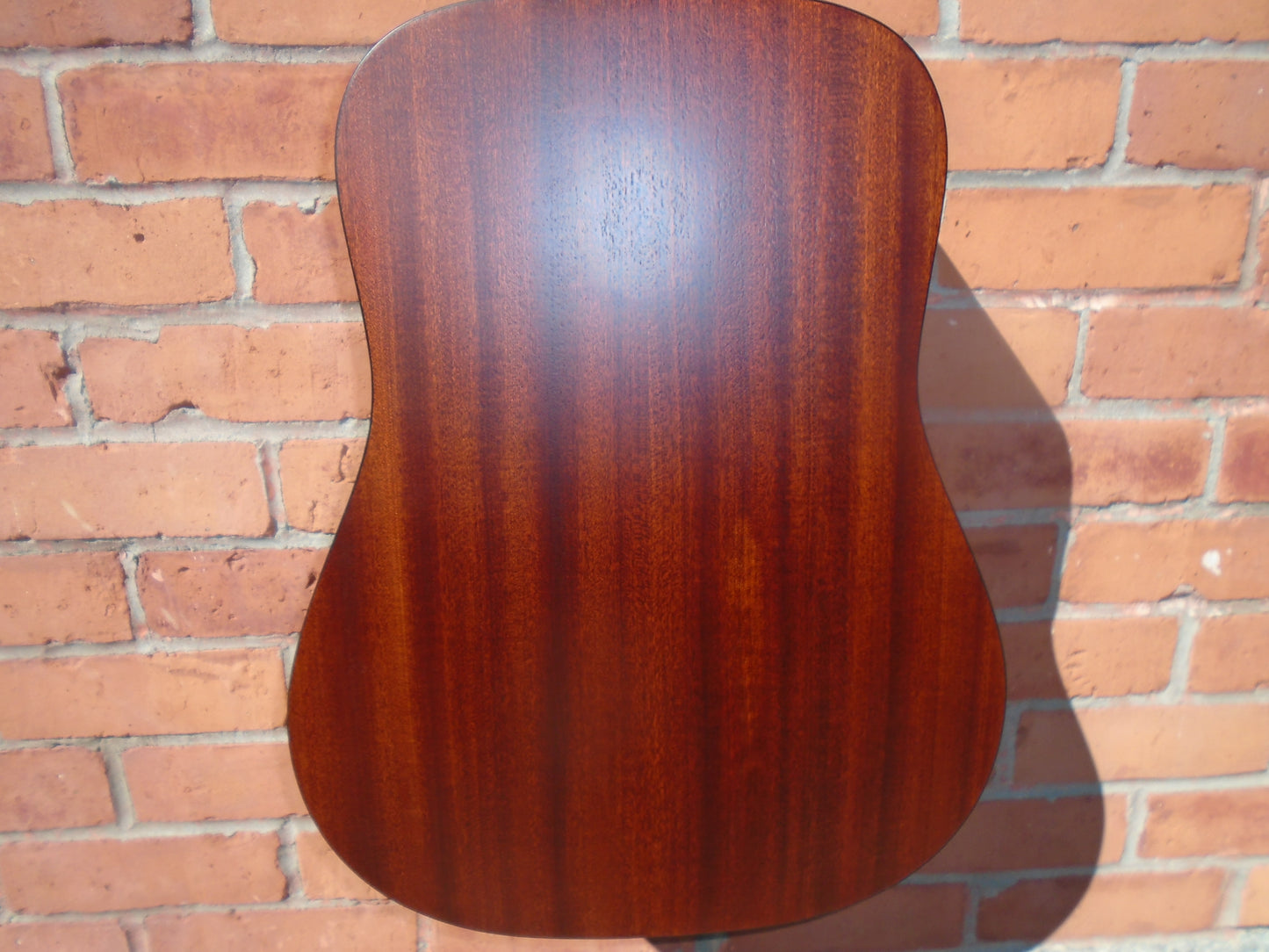 Eastman E2D-BK guitar w/bag