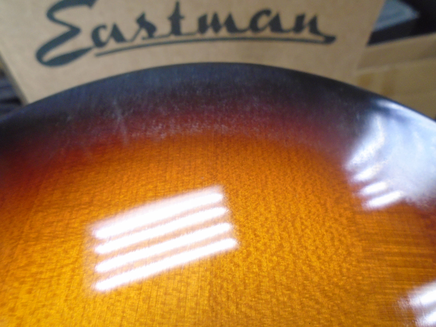 Eastman MD515/TV-WN-SB mandolin w/case, B stock