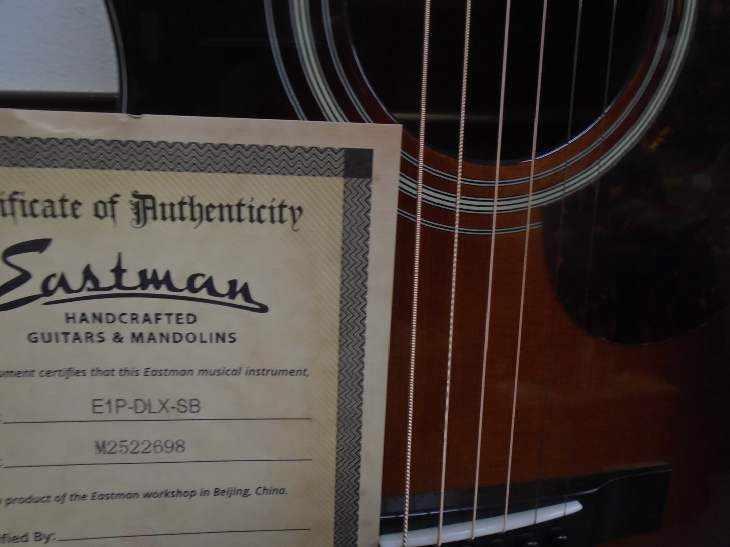 Eaxtman E1P-DLX-SB guitar w/bag