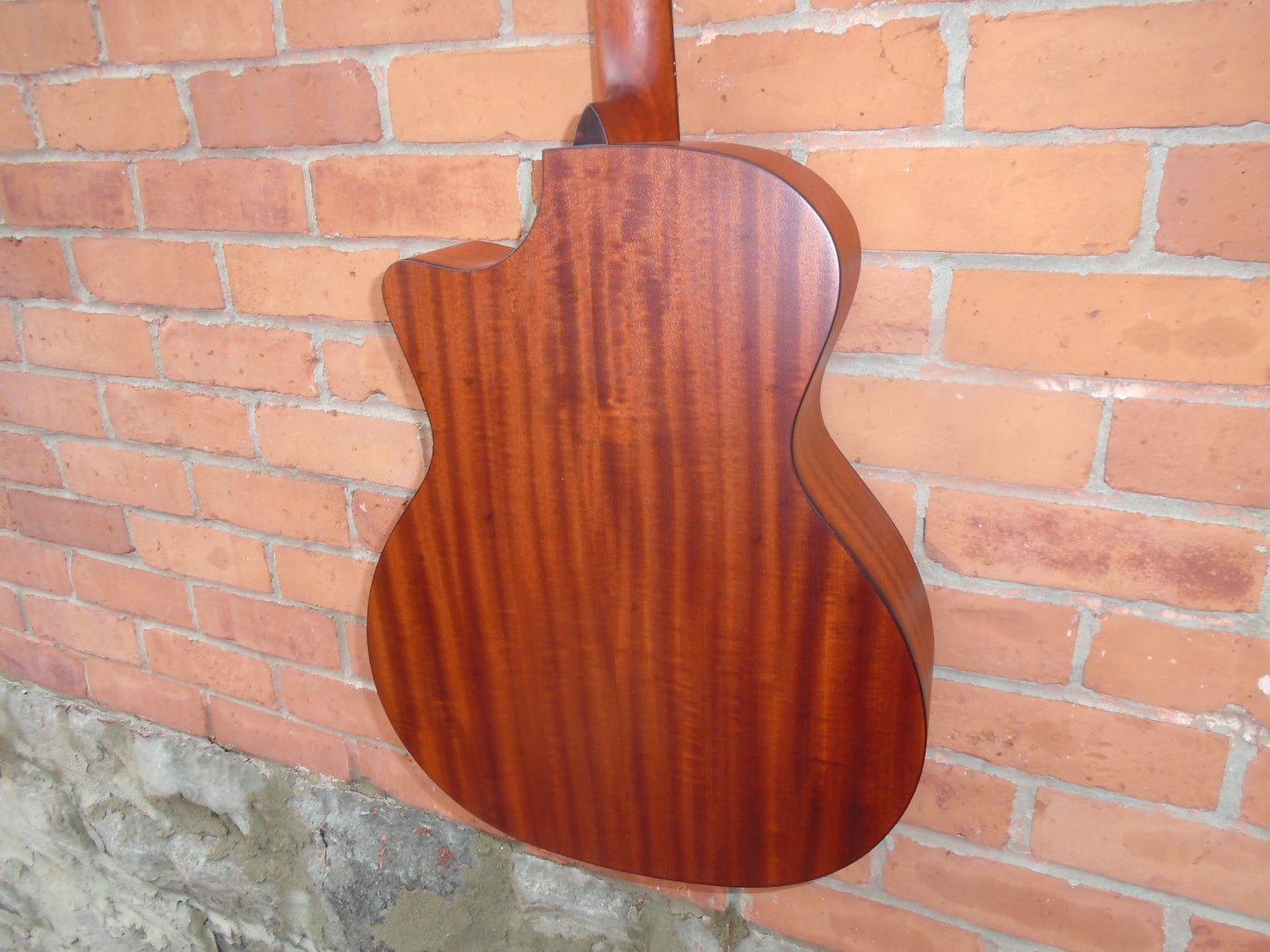 Eastman AC122-1CE w/bag & nice strap