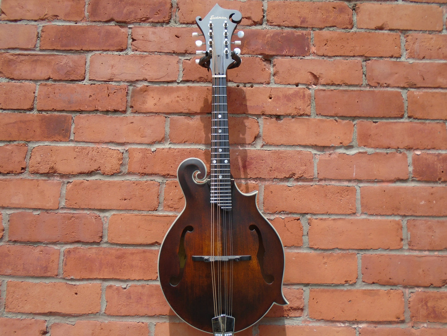 Eastman MD315 mandolin w/bag  & free Neotech mandolin strap
