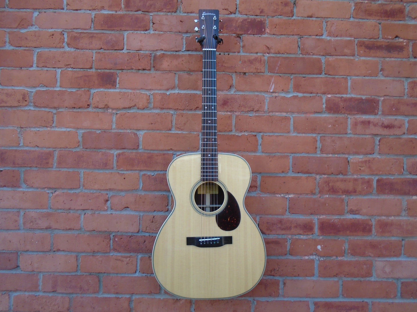 Eastman E8OM w/hard case