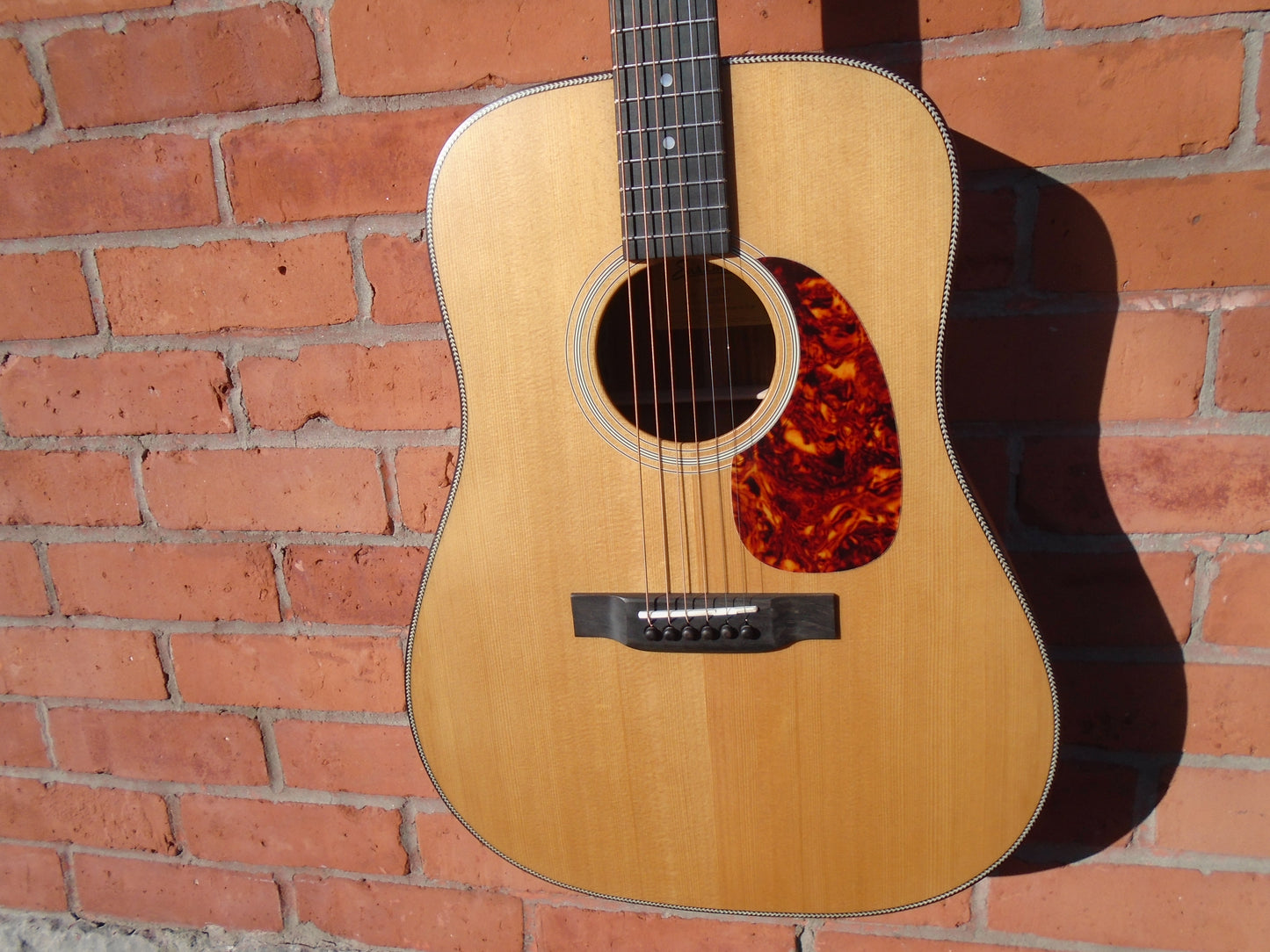 Eastman E3DE guitar w/bag, stopre dem0