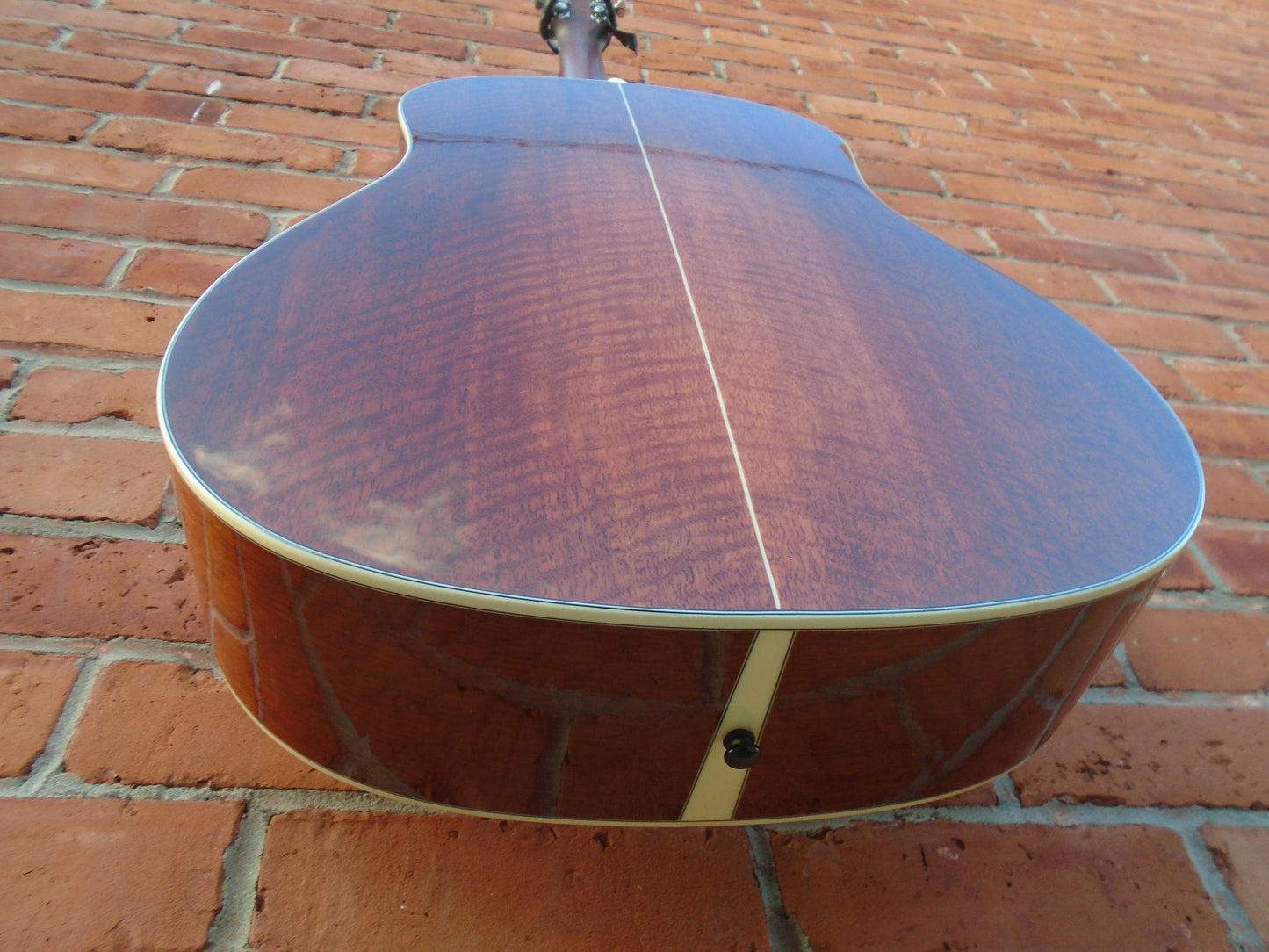 Eastman E6SS-TC w/hard case