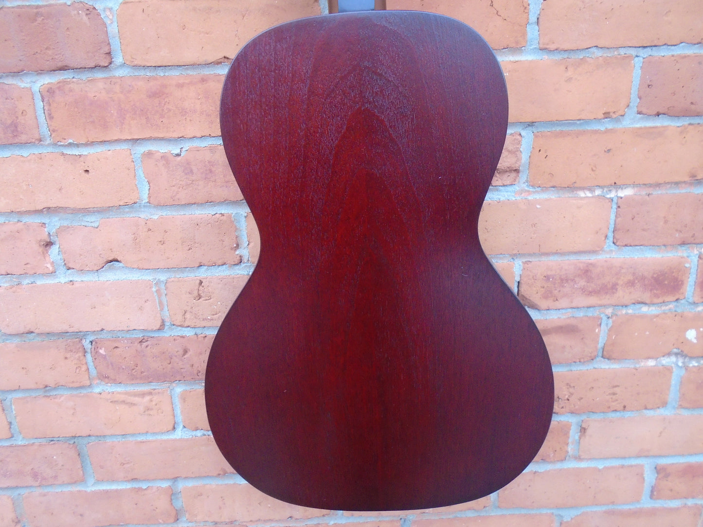 Art & Lutherie Roadhouse Tennessee Red A/E sf w/ bag