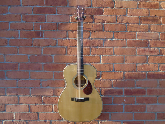 Eastman E20OM-TC-MR w/hard case B stock in a good condition