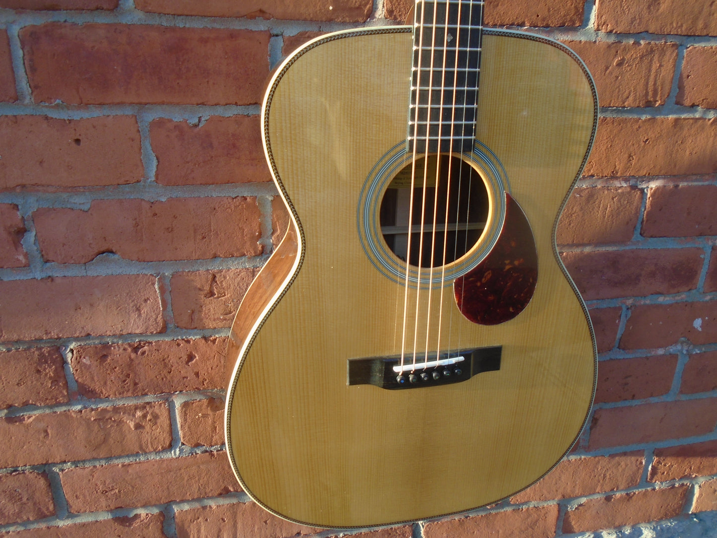 Eastman E20OM-TC-MR w/hard case B stock in a good condition