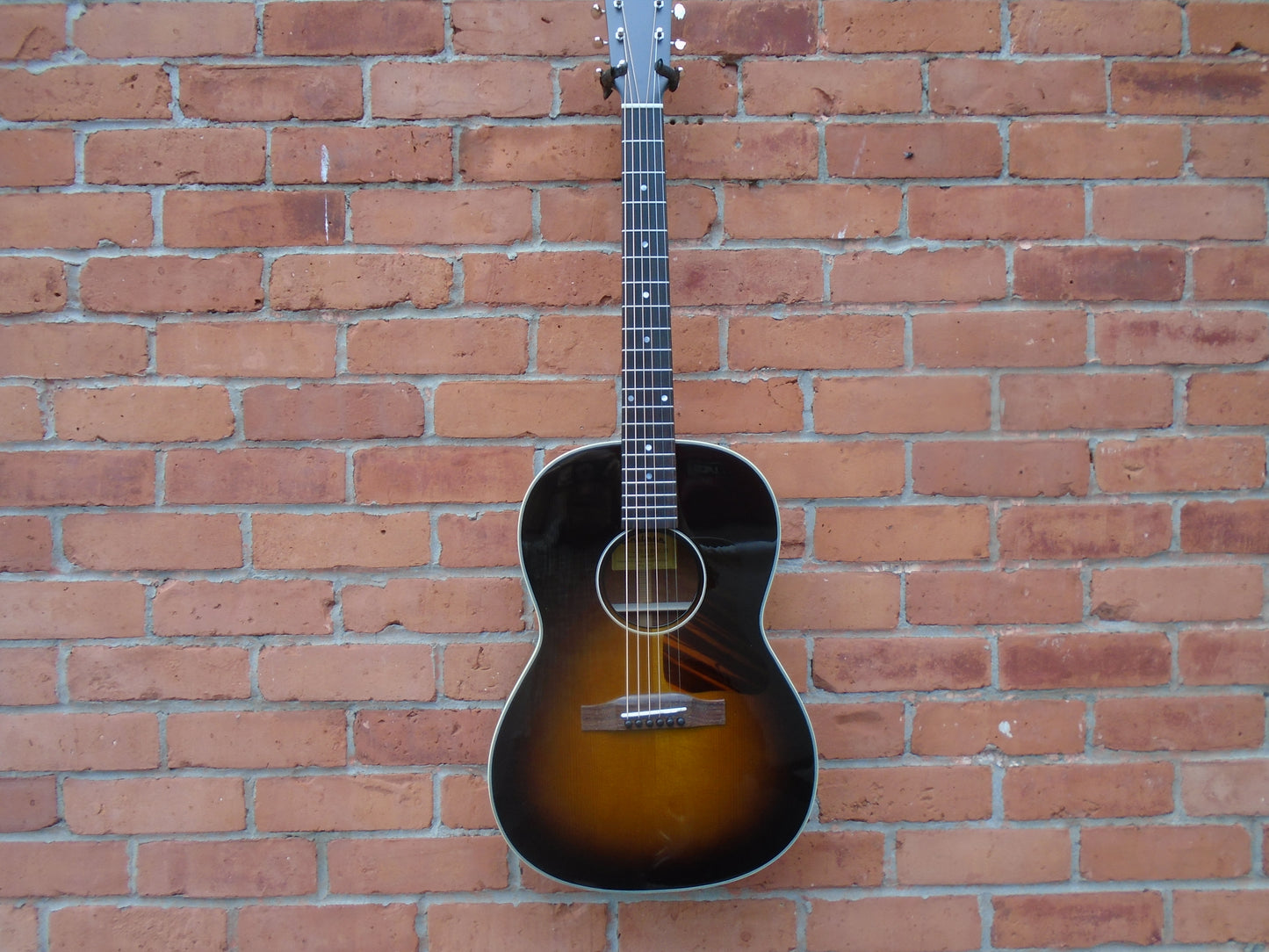 Eastman E6LGSS-TC w/hard case
