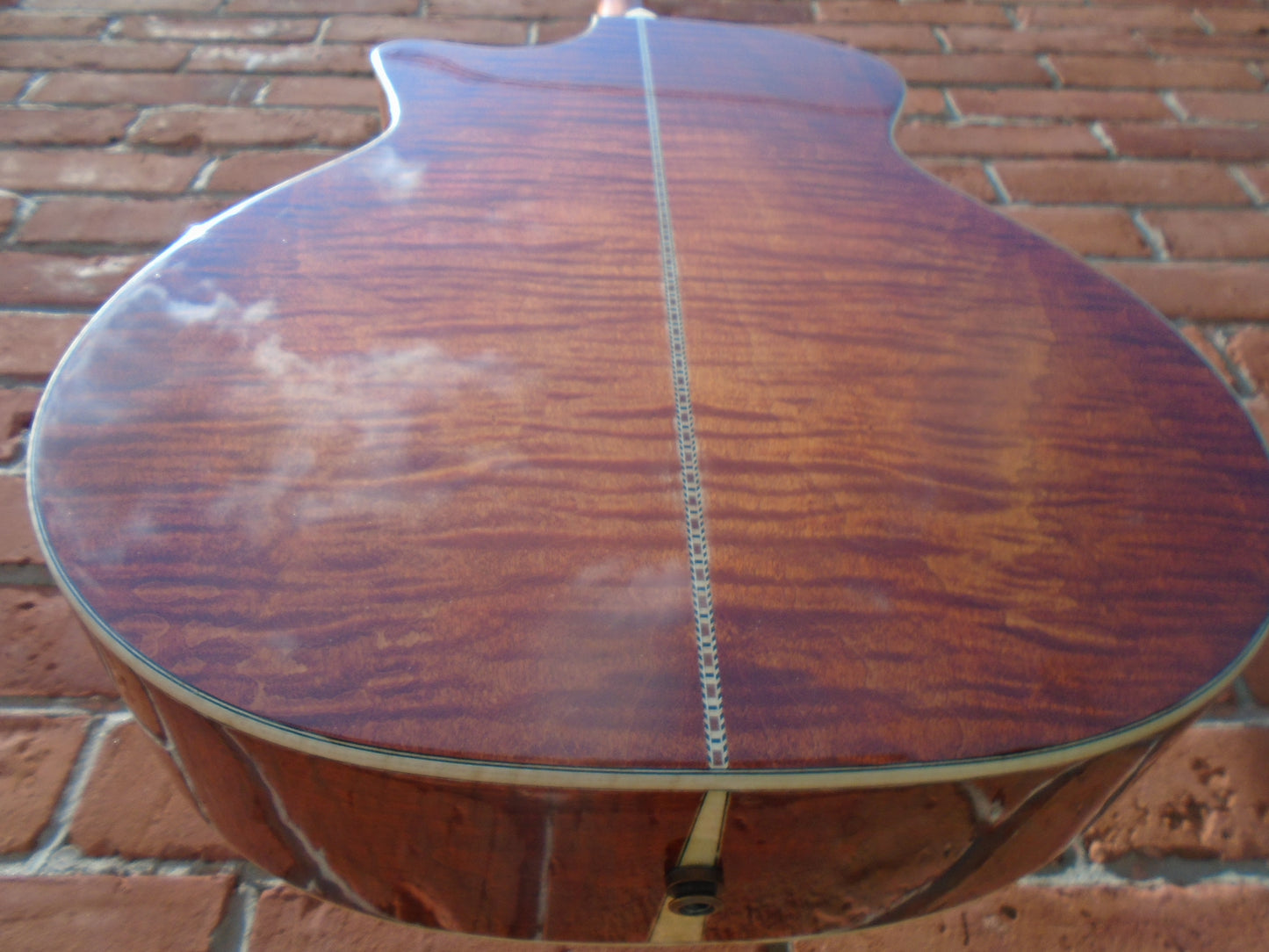 Eastman AC622CE B stock instrument in a good condition