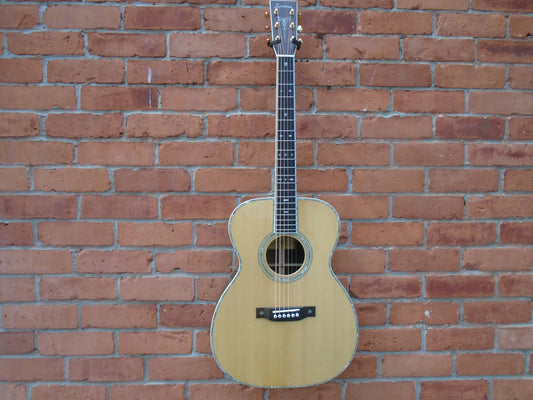 Eastman E40OM-TC B stock instrument in  good condition