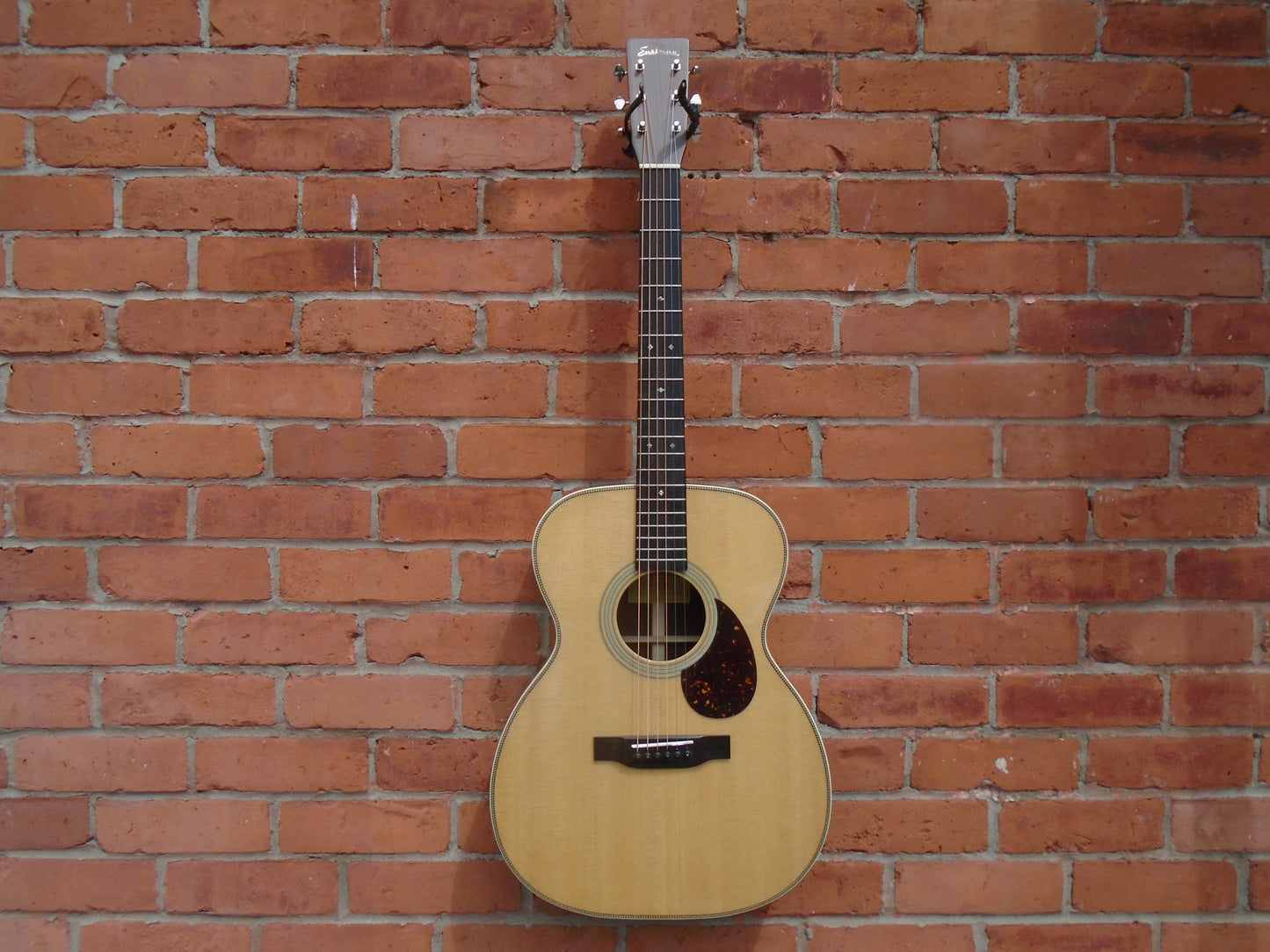 Eastman E8OM-TC  w/hard case -B stock instrument in a good condition