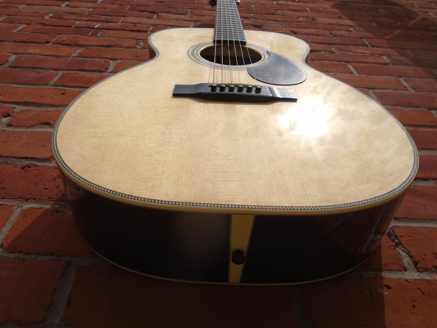 Eastman E8OM-TC  w/hard case -B stock instrument in a good condition
