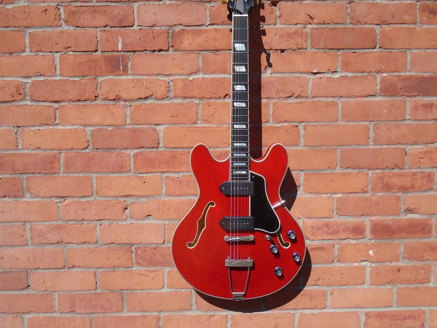 Eastman T64/TV-T RED w/hard case , store demo in a mint condition