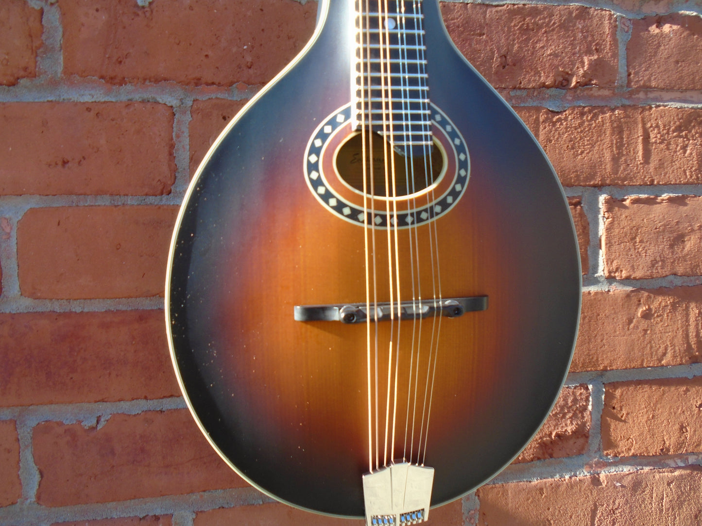 Eastman MD304E-SB mandolin w/bag