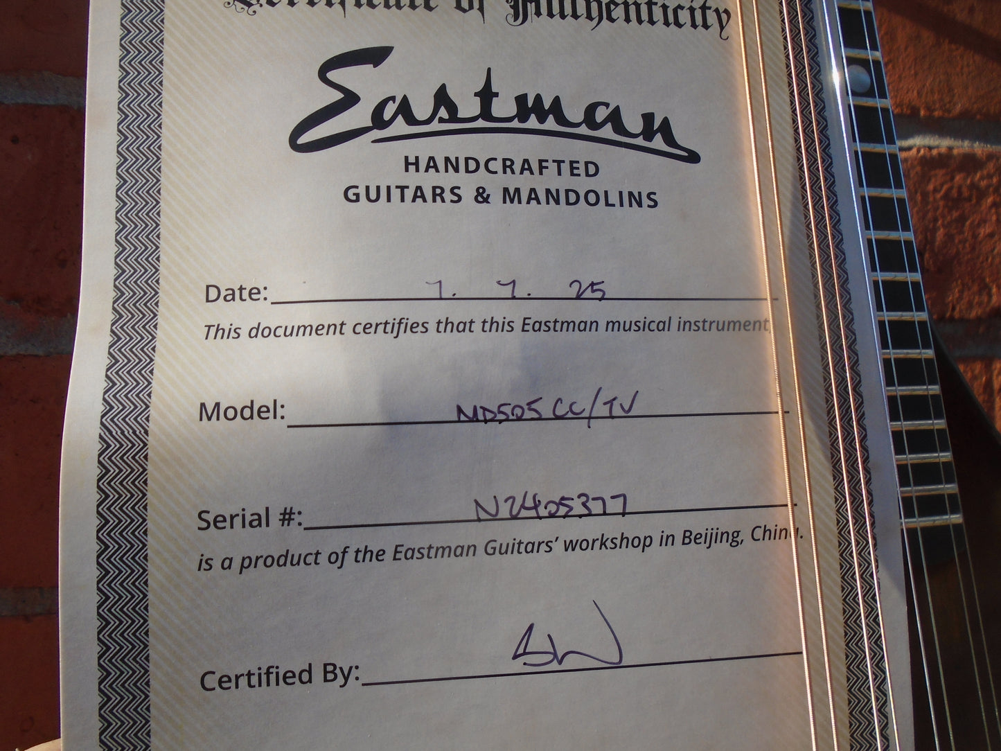 Eastman MD505/TV mandolin w/hard case, store demo