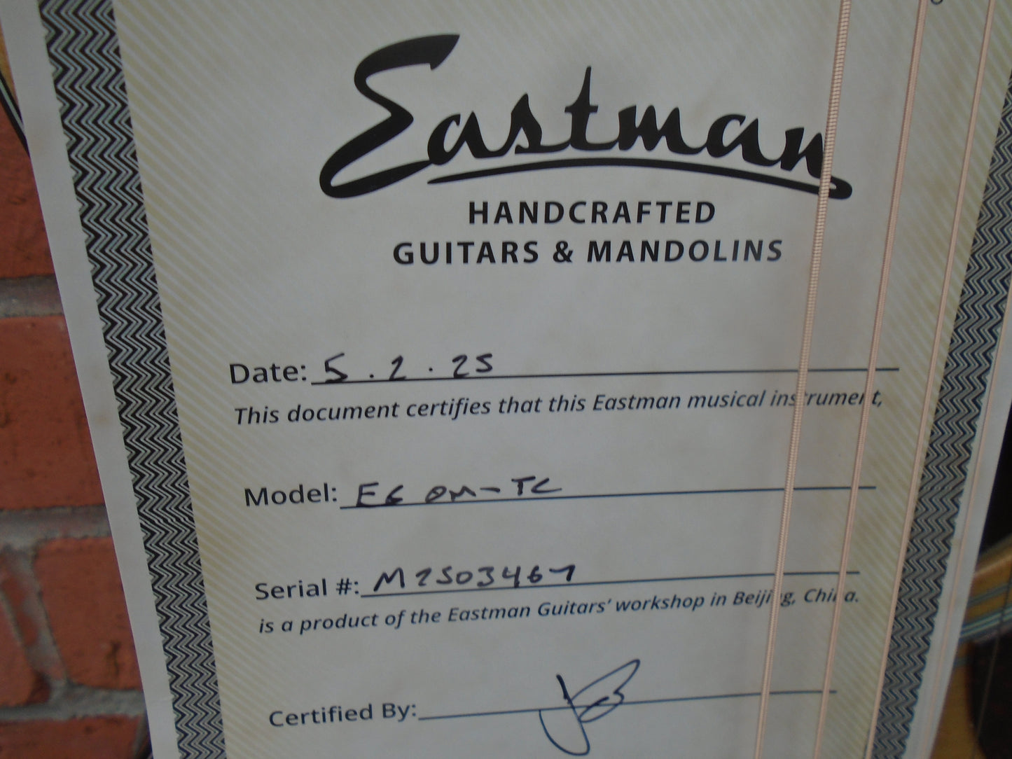 Eastman E6OM-TC w/hard case