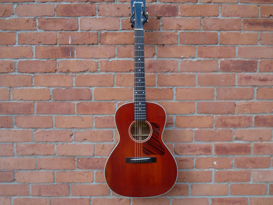 Eastman E10OOSS/V guitar w/ hard case