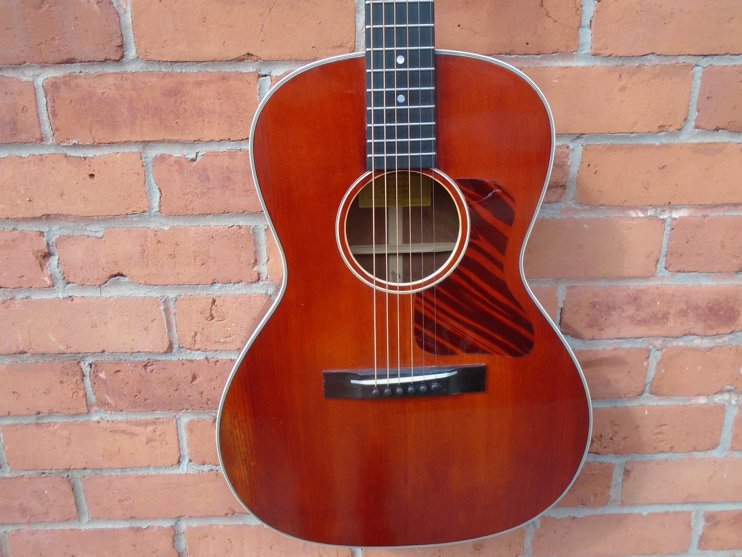 Eastman E10OOSS/V guitar w/ hard case