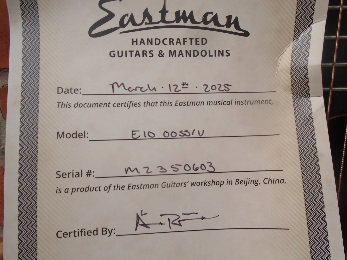 Eastman E10OOSS/V guitar w/ hard case