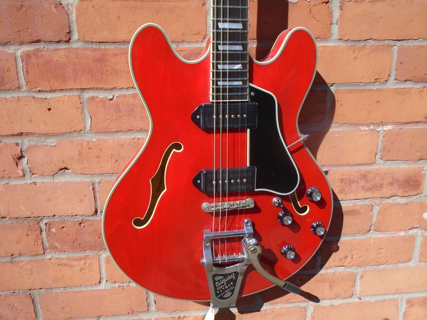 Eastman T64/TV guitar w/hard case
