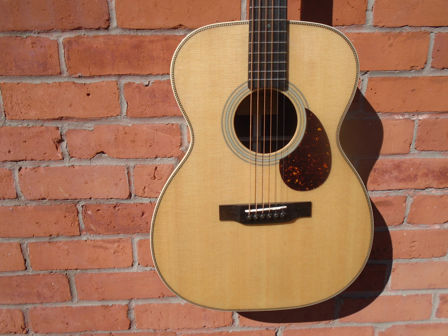 Eastman E8OM w/hard case B stock