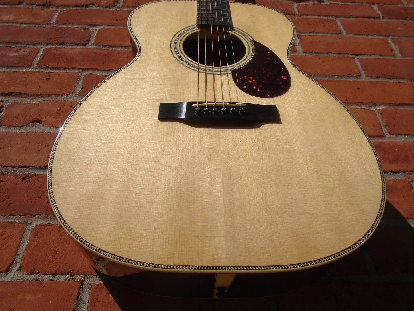 Eastman E8OM w/hard case B stock