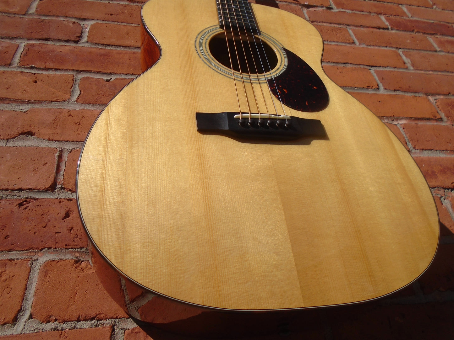 Eastman E6OM-TC B stock instrument  in a good condition
