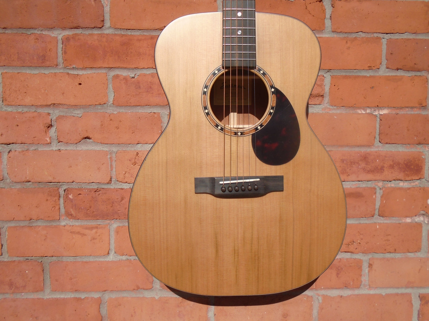 Eastman E2OM w/bag , B stock in a good condition
