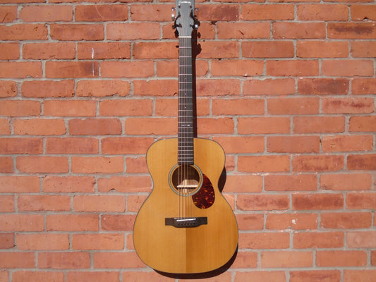 Eastman E1OM-SPE w/bag, B stock