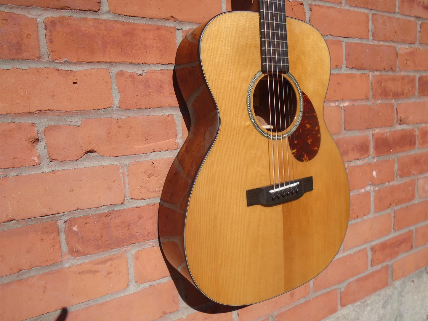 Eastman E1OM-SPE w/bag, B stock