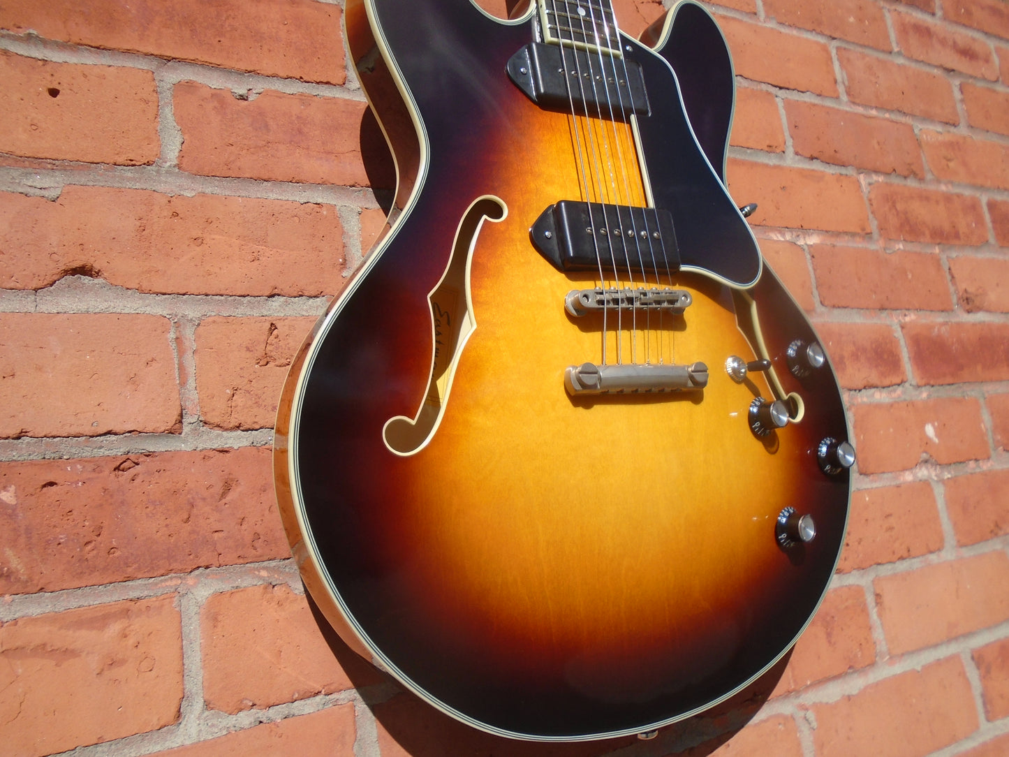 Eastman T60/Tv-LTD-SB w/hard case, B stock