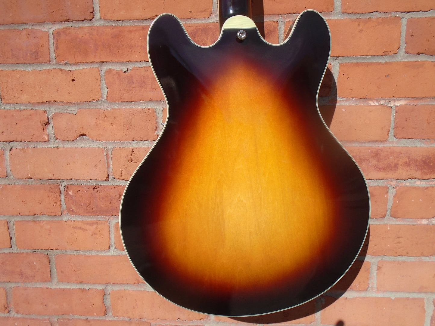 Eastman T60/Tv-LTD-SB w/hard case, B stock
