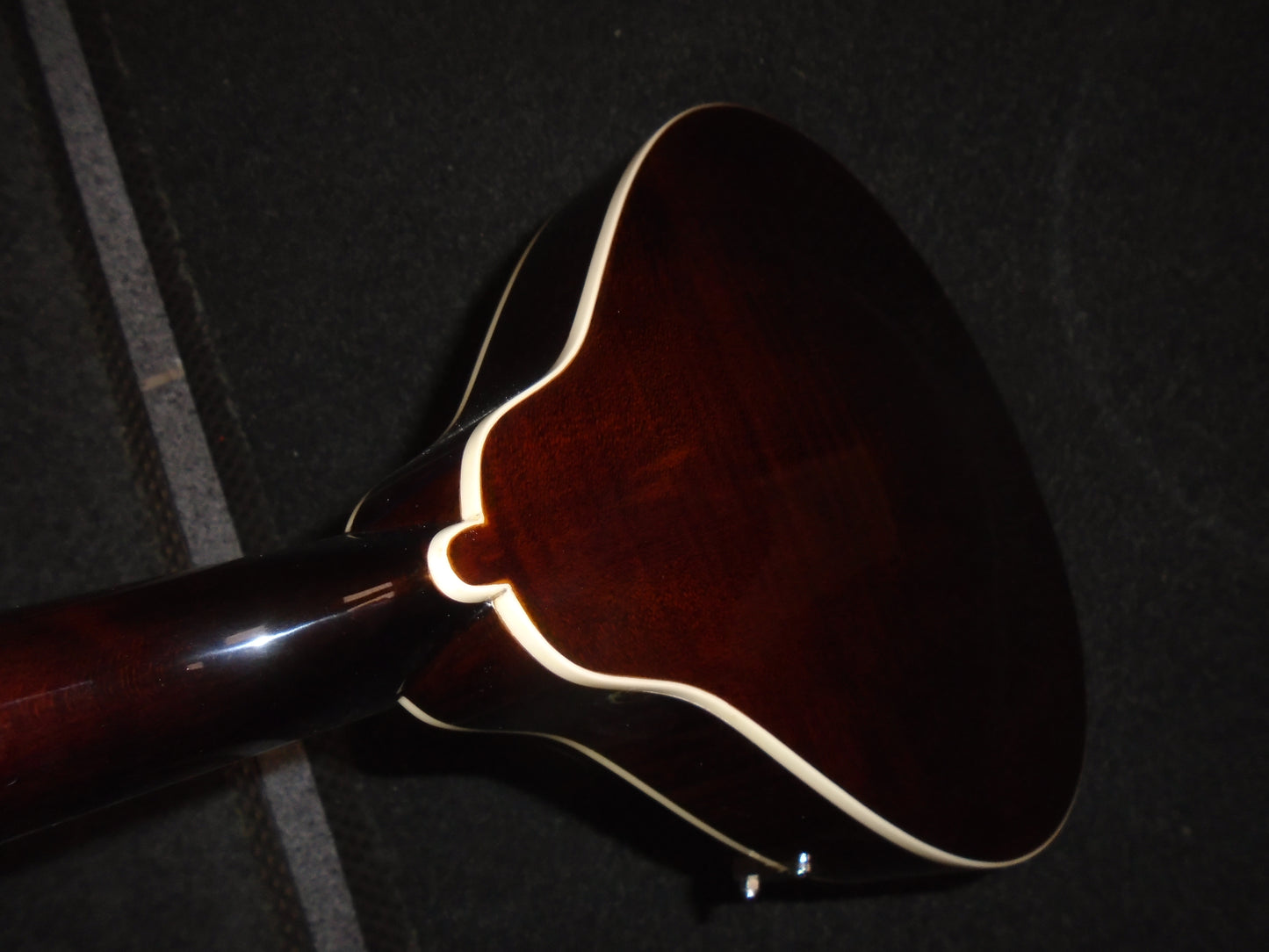 Kentucky KM256 mandolin w/bag