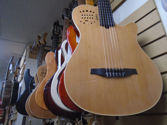 Godin Grand Concert Deluxe  guitar w/bag
