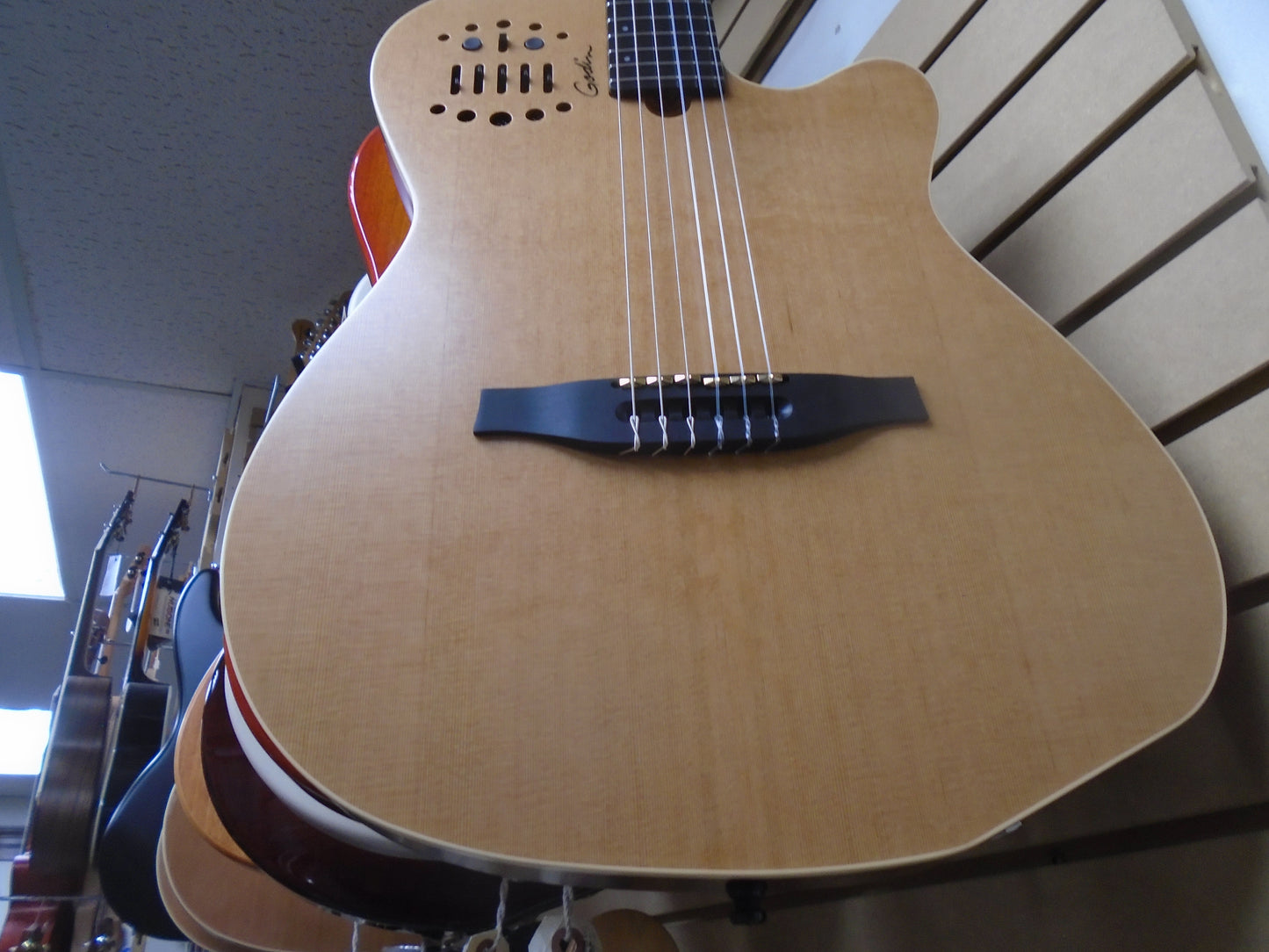 Godin Multiac ACS  SLIM  CA sf w/bag-store demo in a very good condition