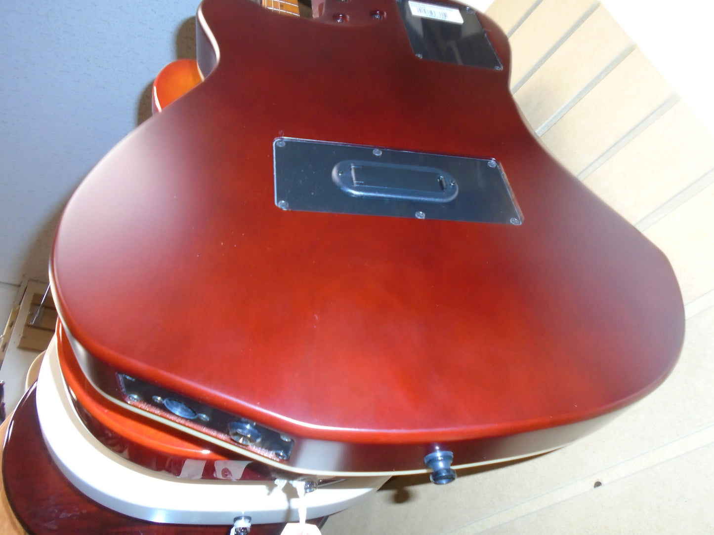Godin Multiac ACS  SLIM  CA sf w/bag-store demo in a very good condition