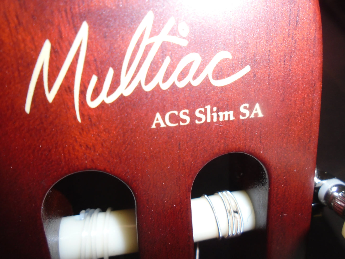 Godin Multiac ACS  SLIM  CA sf w/bag-store demo in a very good condition