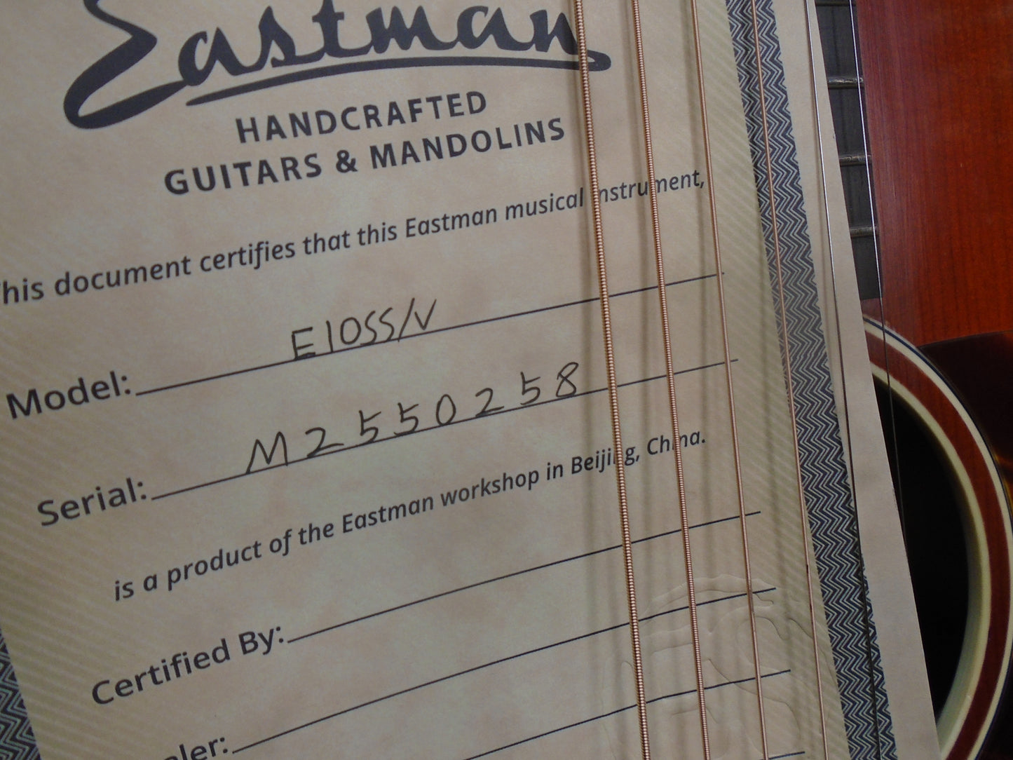 Eastman E10SS/V guitar w/hard case, A stock with small finish imperfections , dicsounted