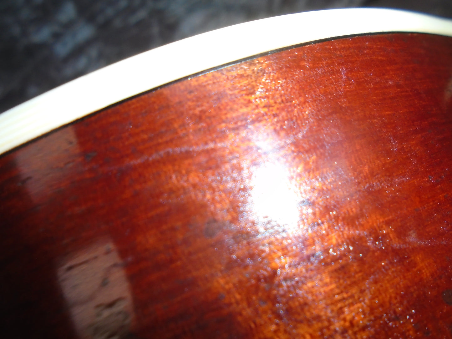 Eastman E10SS/V guitar w/hard case, A stock with small finish imperfections , dicsounted