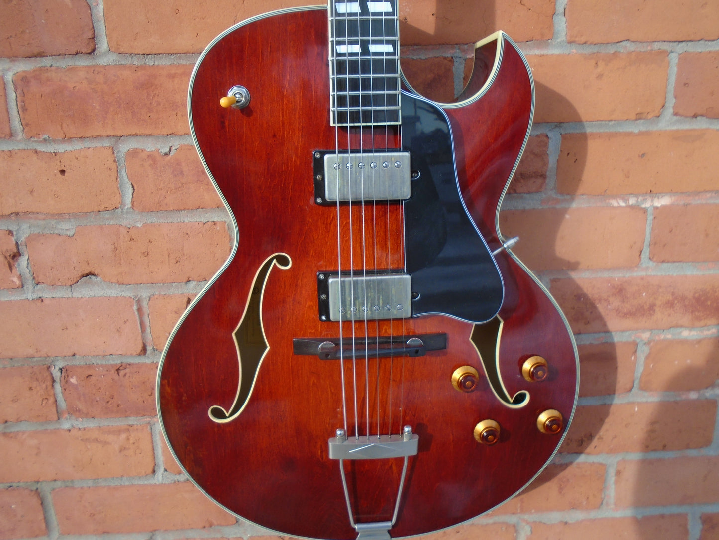 Eastman T49D/V guitar w/case-demo