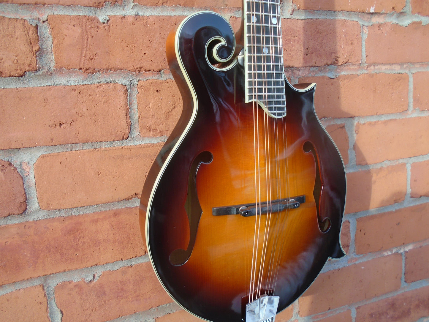 Eastman MD515/TV-WN-SB mandolin w/case, B stock